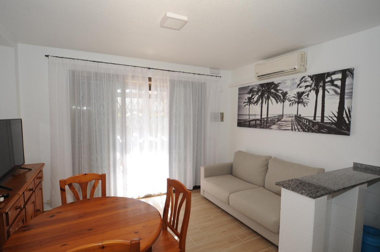 Orange Park Estudio Jardin Vista Piscina ベニカシム エクステリア 写真