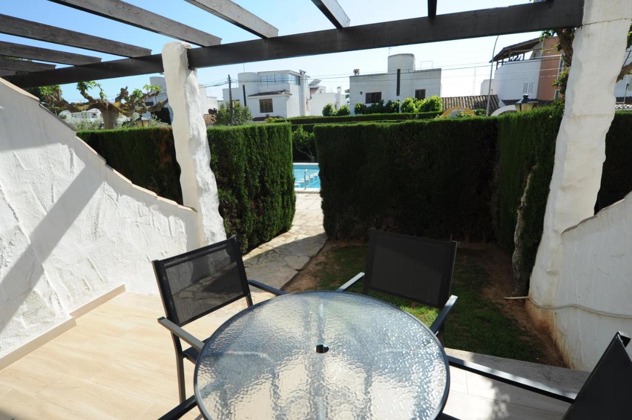 Orange Park Estudio Jardin Vista Piscina ベニカシム エクステリア 写真
